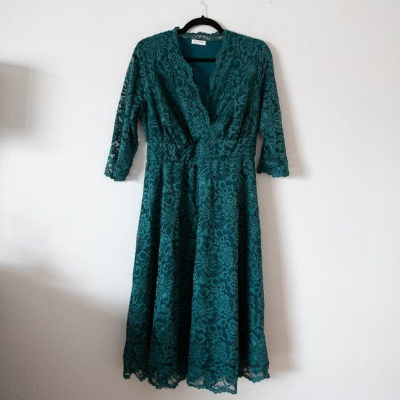 Kiyonna Mademoiselle Lace Cocktail Dress in Emerald - Picture 2 of 5